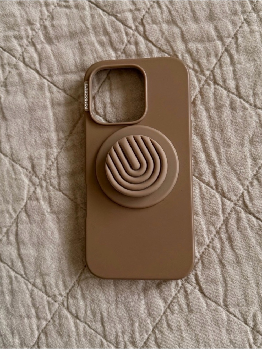 PopSocket iPhone 16 Pro case - latte